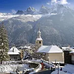 In Mit Geraeumigem Balkon Und Weitem Blick By Interhome Appartamento Chamonix
