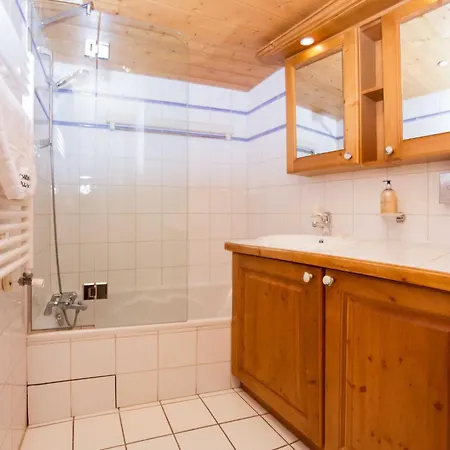 In Mit Geraeumigem Balkon Und Weitem Blick By Interhome شقة شامونكس
