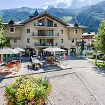 In Mit Geraeumigem Balkon Und Weitem Blick By Interhome Σαμονί